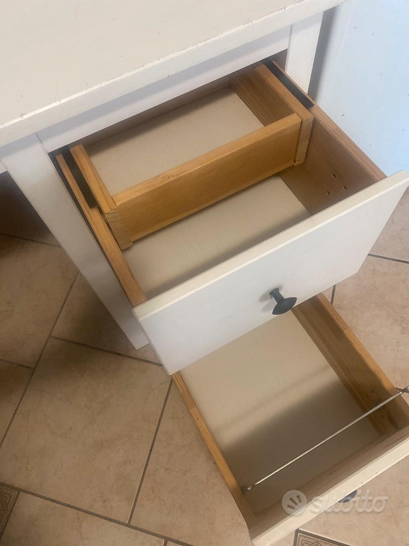 Scrivania Ikea Hemnes bianca - Arredamento e Casalinghi In vendita a Roma