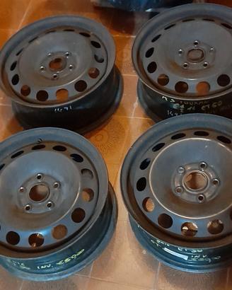 N°4 cerchioni per auto 16" + N°4 copricerchi.