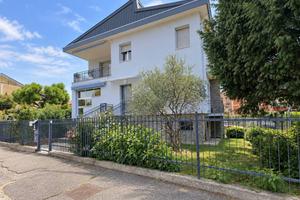 Appartamento di 150 m² con 4 locali e box auto dop