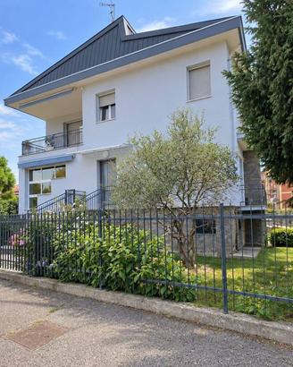 Appartamento di 150 m² con 4 locali e box auto dop