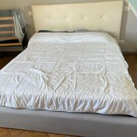 Letto matrimoniale con materasso