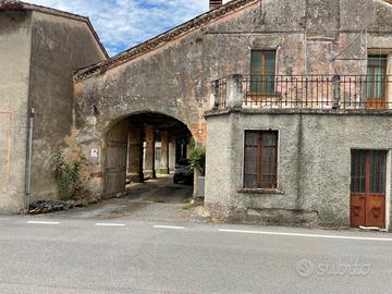 Cascinale con terreno