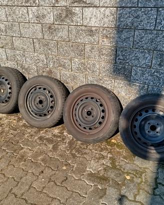 Cerchi e gomme Toyota Yaris