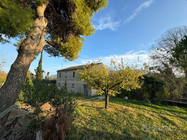 Casa Colonica con Terreno - Fermo