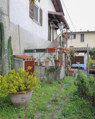 CASA SEMINDIPENDENTE A TOSCOLANO-MADERNO