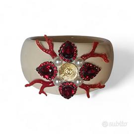 Bracciale rami in vero corallo e bottone Chanel 