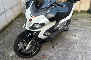 Aprila sr 300 max