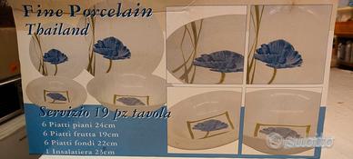Set elegante di piatti in porcellana nuovi