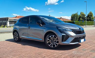 Renault Clio 1.6 E-Tech full hybrid Techno 145cv