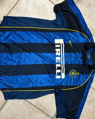 Maglia Inter da collezione con firme squadra