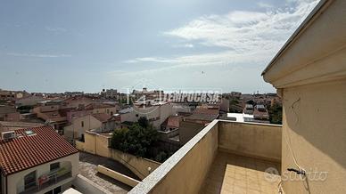 AMPIO BILOCALE ULTIMO PIANO