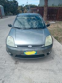 auto Ford fiesta 