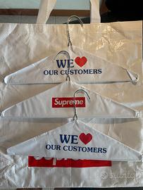 3x Appendiabiti Supreme da Collezione - NUOVI