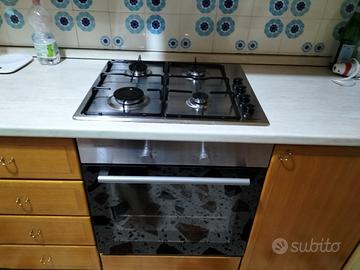 Mobili cucina con forno e piano cottura nuovi