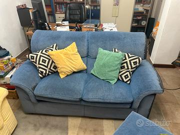 Divano due posti con comò