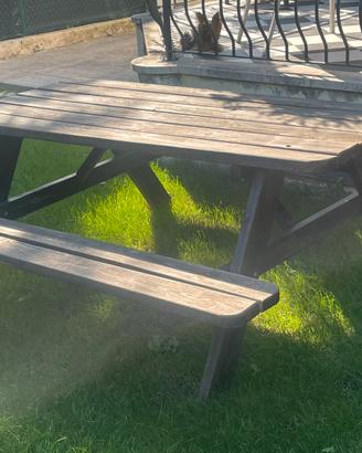 Tavolo da giardino in legno