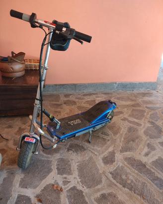 monopattino elettrico  gomme grandi fuoristrada 