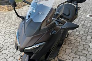 TMax 560 tech max anno 2025