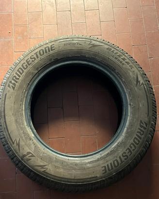 Pneumatici invernali Bridgestone (4 pezzi)
