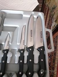 valigetta con coltelli