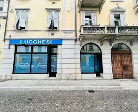 Spazio commerciale - Negozio con magazzino