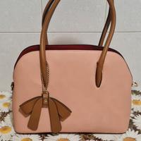 Borsa a spalla in similpelle con fiocco