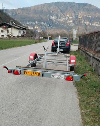 carrello rimorchio stradale per catamarano
