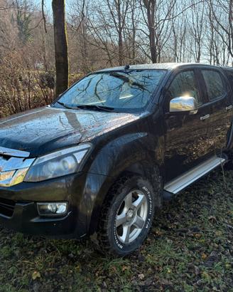Pick up Isuzu D-max 2.5 automarico hard top gancio