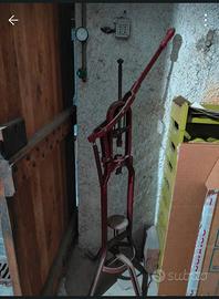 Tappatrice bottiglie