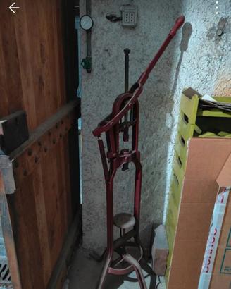 Tappatrice bottiglie