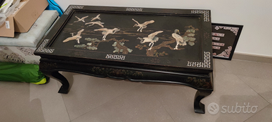 Tavolino cinese con intagli in madreperla