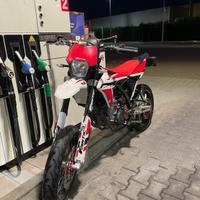 Motard Fantic XMF 125 4 tempi