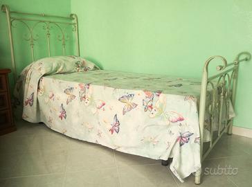 STRUTTURA LETTO E LAMPADARIO IN FERRO BATTUTO