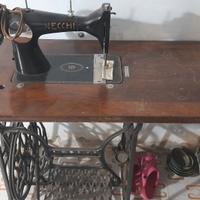 Macchine da cucire antiche e modernariato.