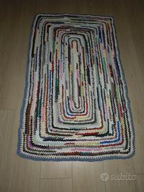 Tappeto fettuccia tubolare all'uncinetto