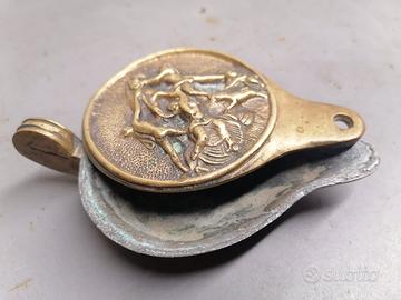 Antica lanterna/ lampada a olio ottone