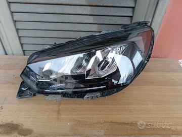Faro sinistro Led peugeot 208