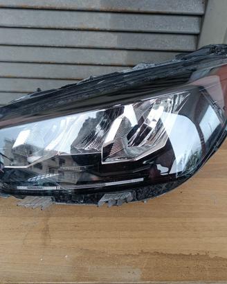 Faro sinistro Led peugeot 208