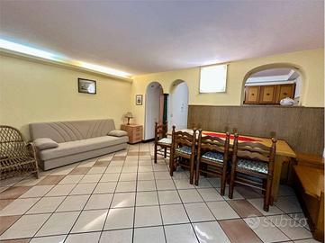 Appartamento di 90 m² con 3 locali e posto auto a 