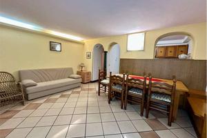Appartamento di 90 m² con 3 locali e posto auto a 