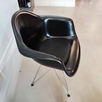 Poltrona in vetroresina Vitra - Eames