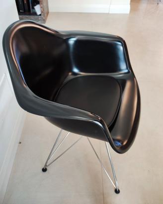 Poltrona in vetroresina Vitra - Eames