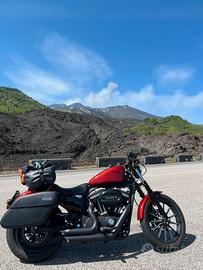 Harley Sportster Iron 883 2013 rossa colore raro