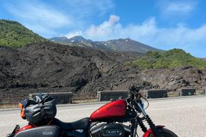 Harley Sportster Iron 883 2013 rossa colore raro