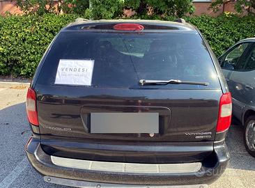 Automobile Chrysler Voyager LX CRD_7 POSTI