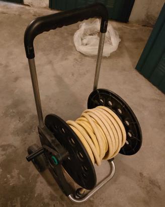 Carrello avvolgitubo e tubo acqua