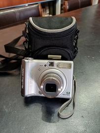 macchina fotografica digitale compatta 