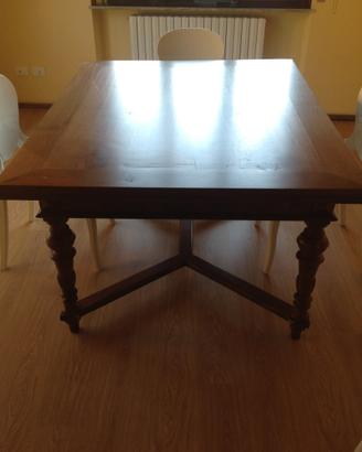 Tavolo in noce del 700