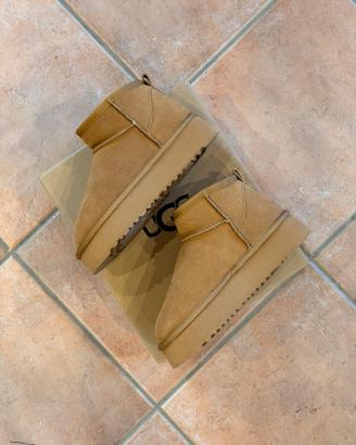 Ugg da donna beige taglia 37 perfette