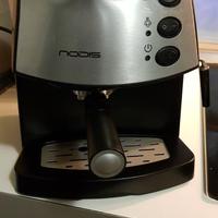 macchina caffè marca nodis con cappuccinatore